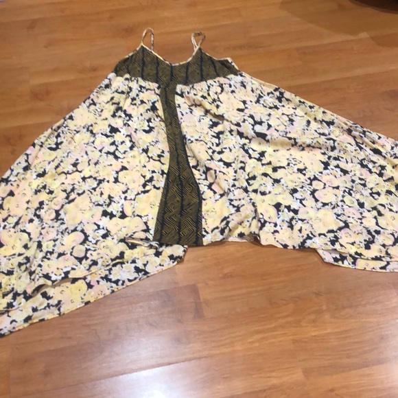 Women’s dress - Picture 1 of 7